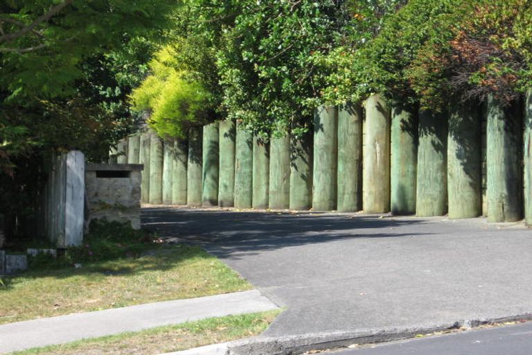 Photo of property in 46 Caversham Drive, Torbay, Auckland, 0630