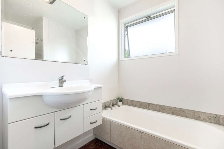 Photo of property in 29 Rewarewa Street, Owhata, Rotorua, 3010