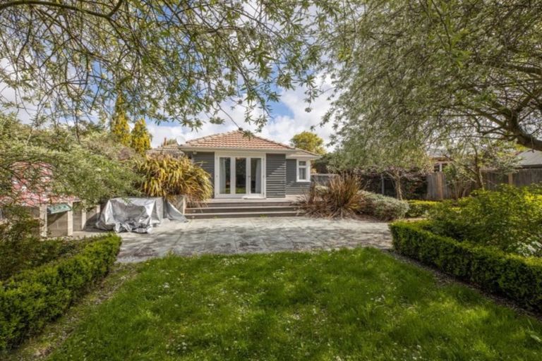 Photo of property in 15 Moreland Avenue, Papanui, Christchurch, 8053