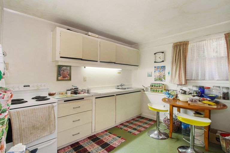 Photo of property in 35 Matipo Road, Mairangi Bay, Auckland, 0630