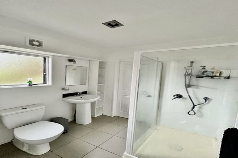 Photo of property in 21 Rame Road, Greenhithe, Auckland, 0632