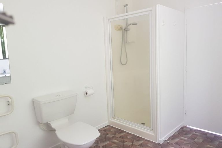 Photo of property in 66 Miromiro Road, Normandale, Lower Hutt, 5010