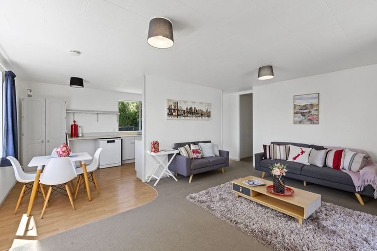Photo of property in 1/15 Pine Street, New Lynn, Auckland, 0600