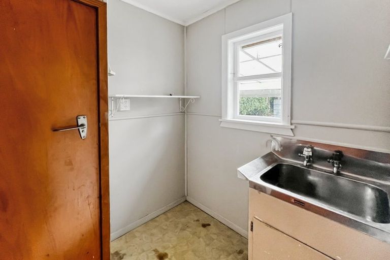 Photo of property in 115 Pahiatua Street, Hokowhitu, Palmerston North, 4410