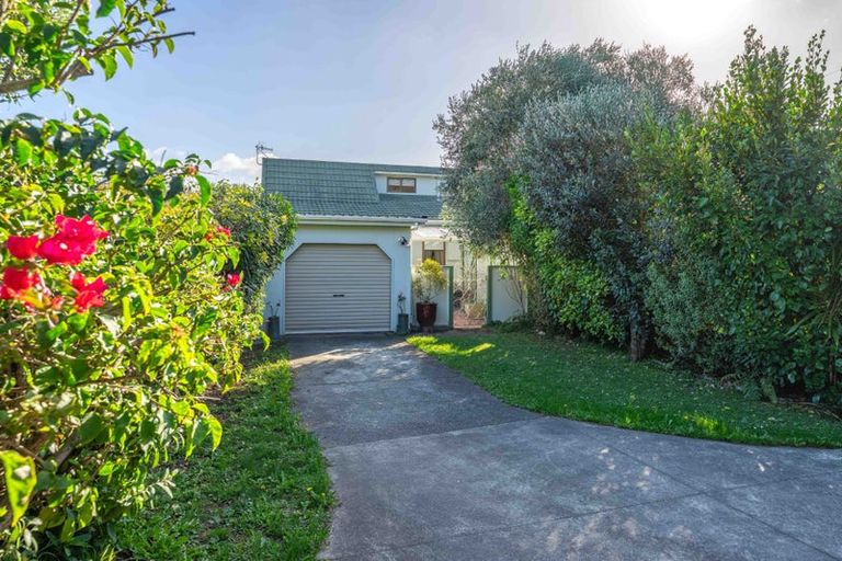 Photo of property in 28a He Awa Crescent, Waikanae, 5036