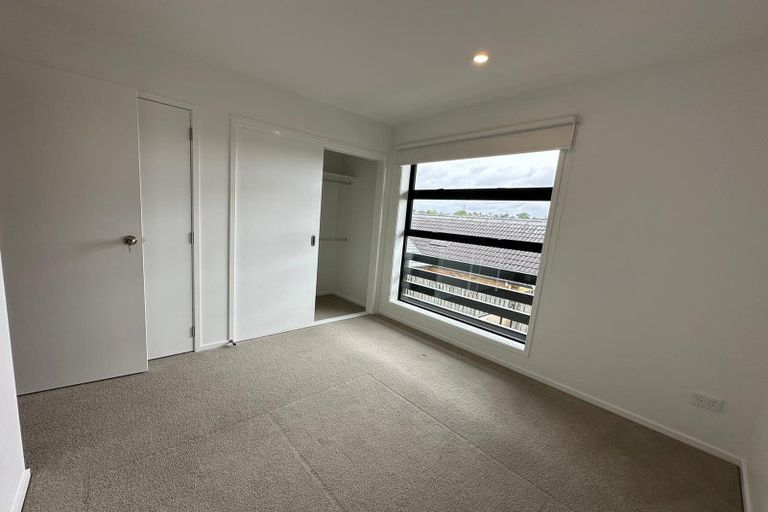 Photo of property in 54 Rauemi Way, Te Atatu South, Auckland, 0610