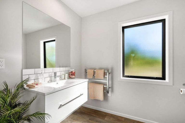 Photo of property in 62 Ronald Avenue, Glenbrook, Waiuku, 2681