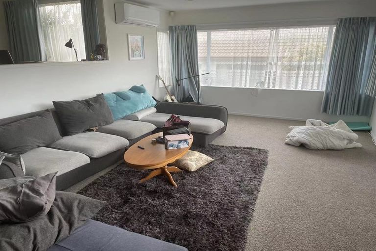 Photo of property in 15 Taroka Close, Pinehill, Auckland, 0632