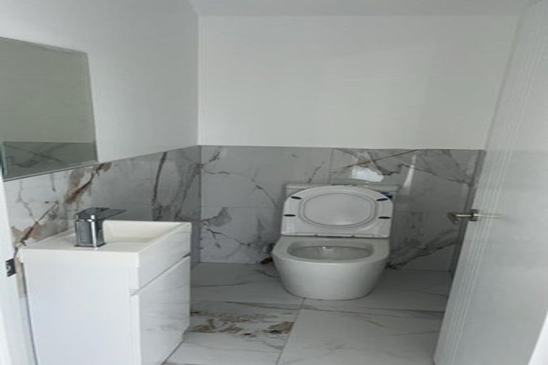 Photo of property in 83b Hutchinsons Road, Bucklands Beach, Auckland, 2014