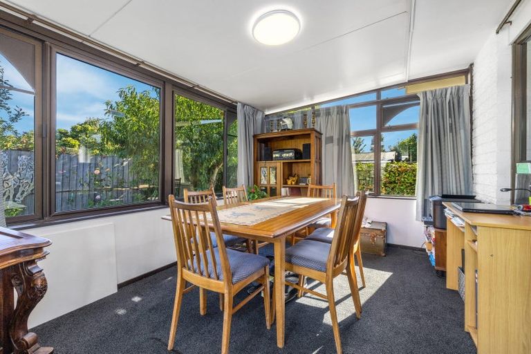 Photo of property in 15 Resolution Place, Bryndwr, Christchurch, 8053