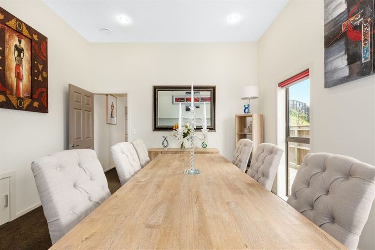 Photo of property in 8 Kahurangi Heights, Aotea, Porirua, 5024