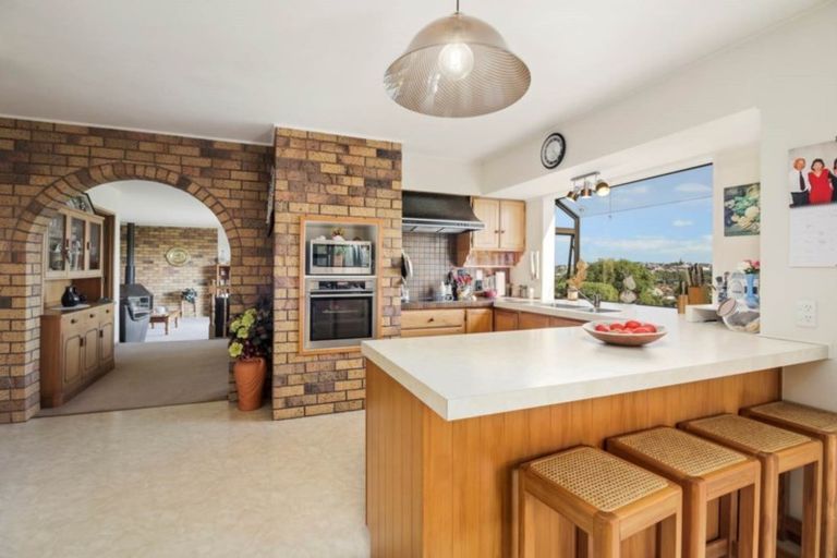 Photo of property in 6 Embling Place, Eastern Beach, Auckland, 2012