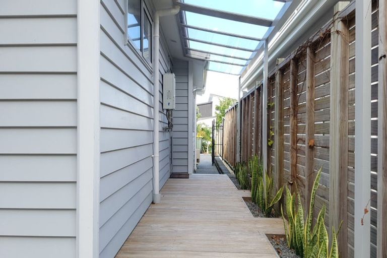 Photo of property in 9 Remuremu Street, Long Bay, Auckland, 0630