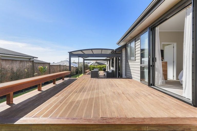 Photo of property in 2 Makaka Lane, Silverdale, 0932