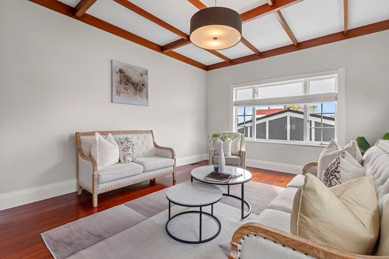 Photo of property in 24 Norwood Road, Bayswater, Auckland, 0622