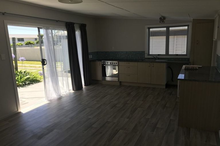 Photo of property in 973 Whangaparaoa Road, Tindalls Beach, Whangaparaoa, 0930