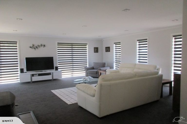 Photo of property in 11 Lithgow Drive, Otamatea, Whanganui, 4500