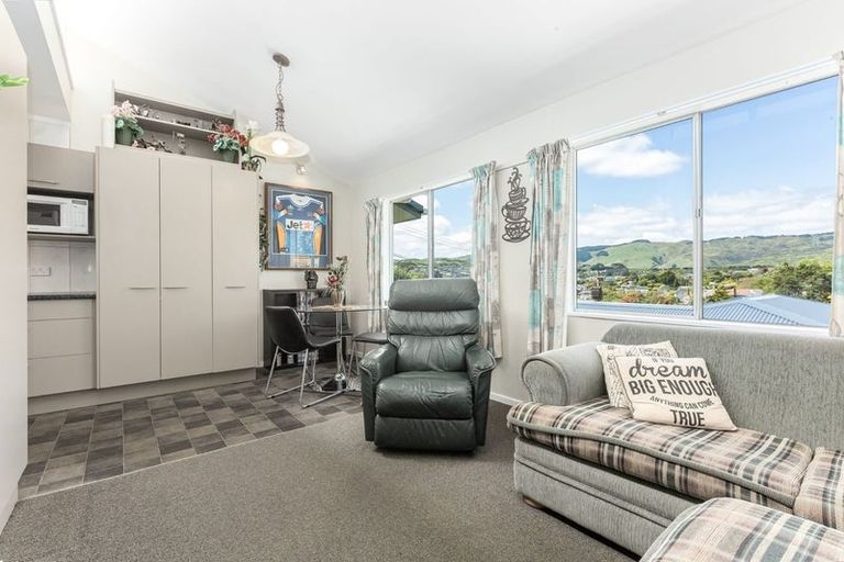 Photo of property in 1/71 Larsen Crescent, Tawa, Wellington, 5028