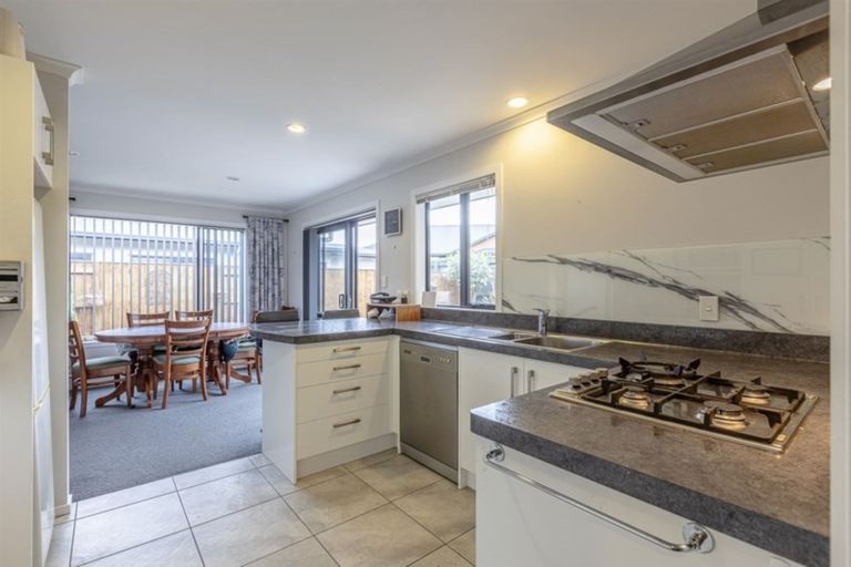 Photo of property in 108 Hillcrest Drive, Kelvin Grove, Palmerston North, 4414