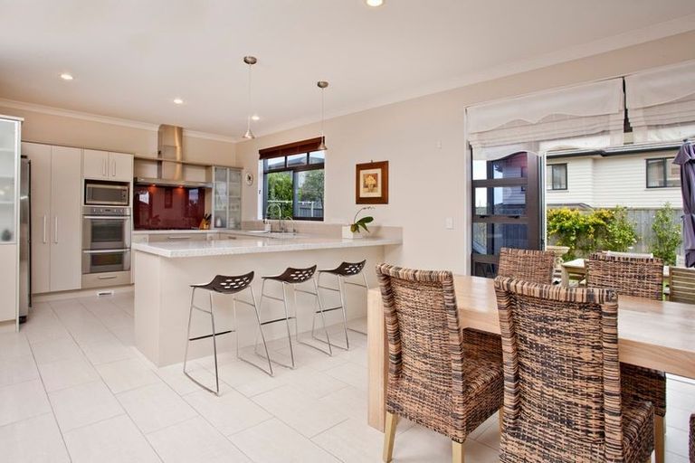 Photo of property in 37 Oakway Drive, Schnapper Rock, Auckland, 0632