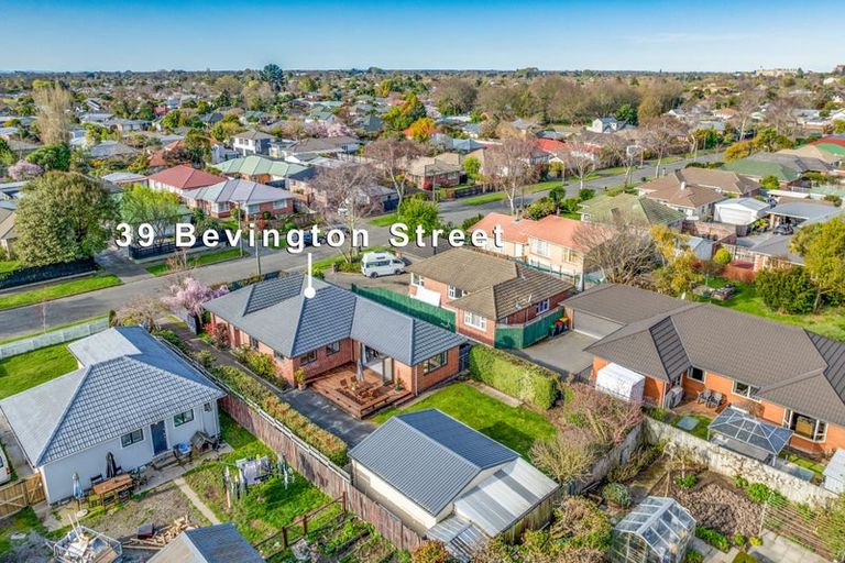 Photo of property in 39 Bevington Street, Avonhead, Christchurch, 8042