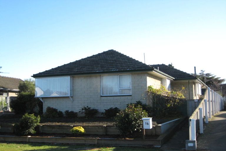 Photo of property in 16 Lomax Place, Islington, Christchurch, 8042
