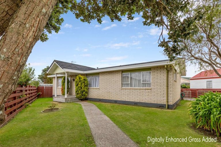 Photo of property in 4 Saunders Place, Gonville, Whanganui, 4501