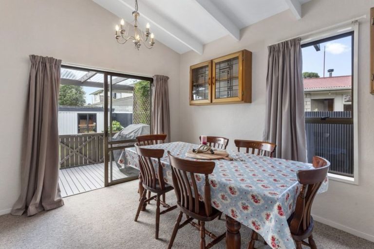 Photo of property in 12 Rowse Street, Rangiora, 7400