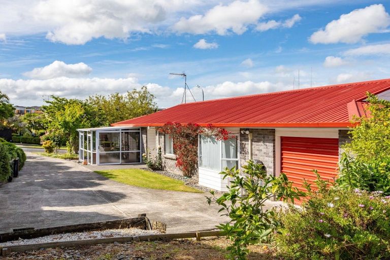 Photo of property in 54 Lansdowne Crescent, Glenview, Hamilton, 3206