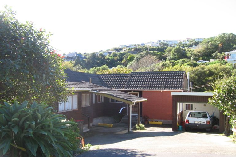 Photo of property in 2/21 Delhi Crescent, Khandallah, Wellington, 6035