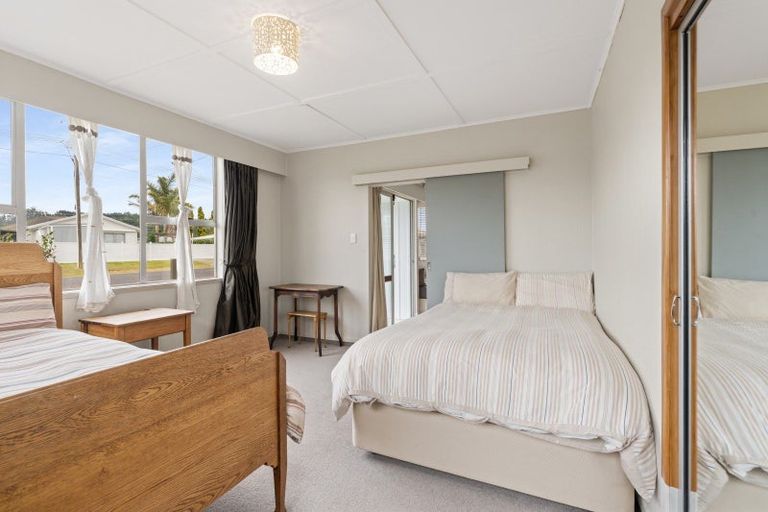Photo of property in 104 Beverley Terrace, Whangamata, 3620