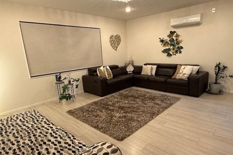 Photo of property in 1 Irongate Avenue, Ranui, Auckland, 0612