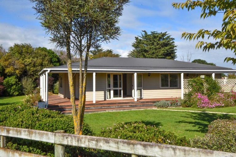 Photo of property in 44 Richmond Road, Carterton, 5713