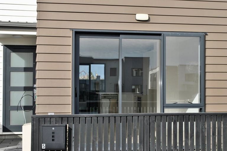 Photo of property in 5 Kaman Seasprite Road, Hobsonville, Auckland, 0616