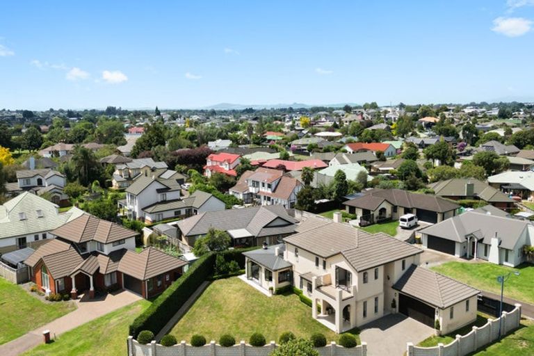 Photo of property in 27 Nielsen Gardens, Rototuna, Hamilton, 3210
