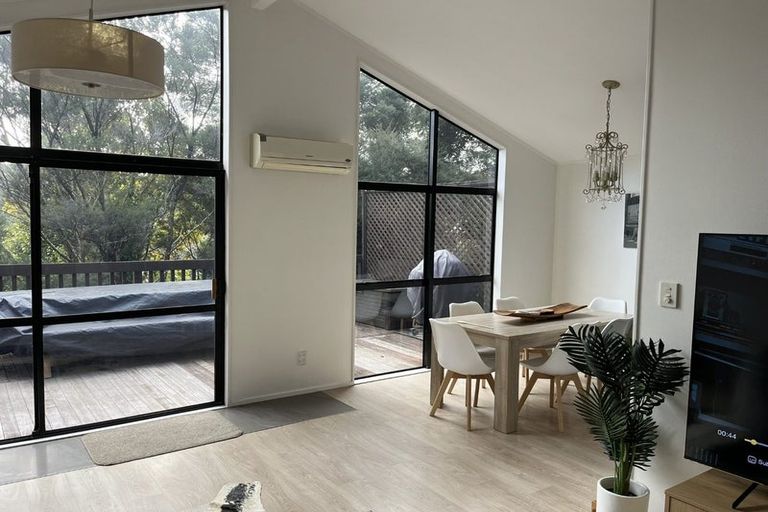 Photo of property in 1/41 Radiata Lane, Chatswood, Auckland, 0626