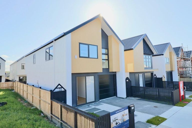 Photo of property in 14 Murray Grey Lane, Karaka, 2580