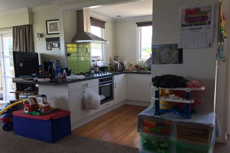 Photo of property in 52 Leslie Street, Waitara, 4320