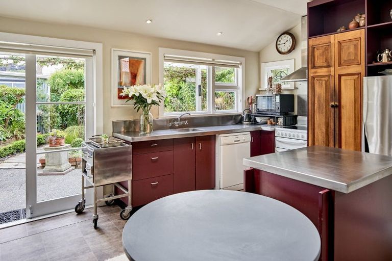 Photo of property in 93 Constable Street, Newtown, Wellington, 6021