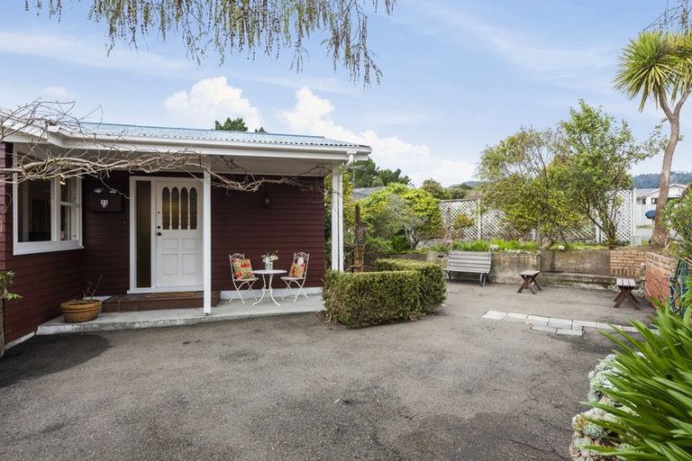 Photo of property in 11 Ecclesfield Grove, Silverstream, Upper Hutt, 5019