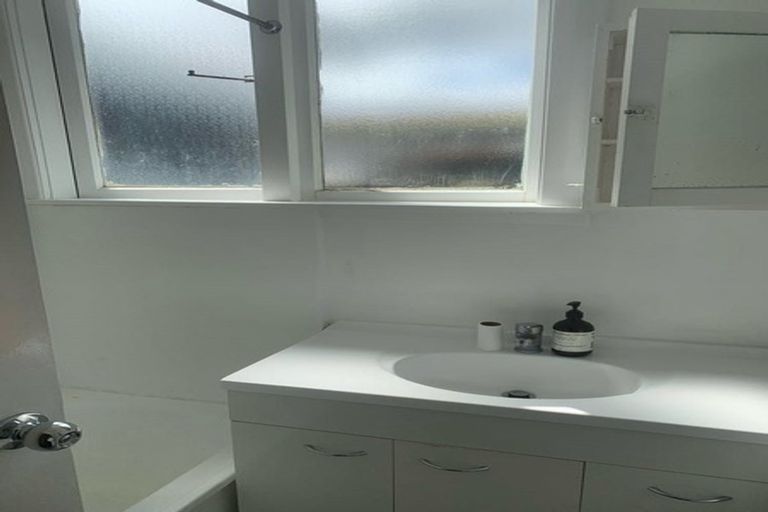 Photo of property in 33 Constable Street, Newtown, Wellington, 6021