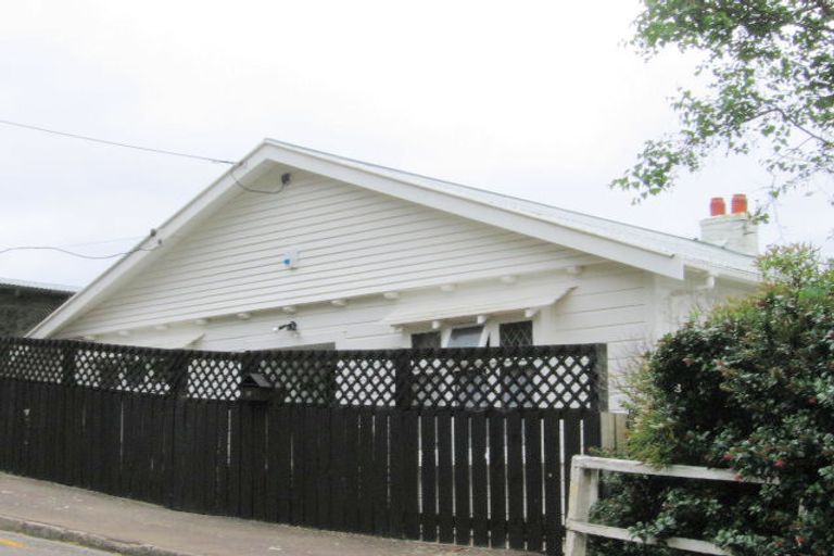 Photo of property in 19 Moffitt Street, Vogeltown, Wellington, 6021