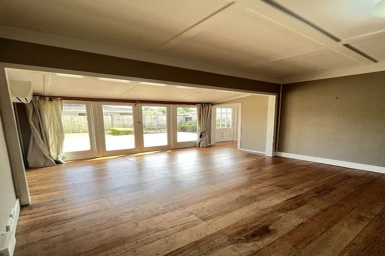 Photo of property in 1/2 Onslow Road, Papakura, 2110