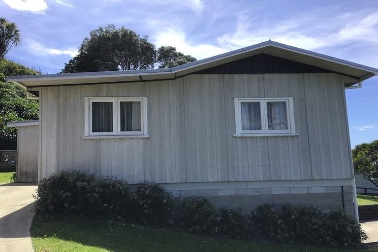 Photo of property in 8 Omokoroa Road, Omokoroa, 3114