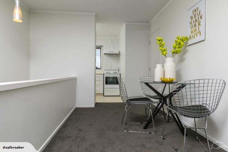 Photo of property in 1/744 Te Atatu Road, Te Atatu Peninsula, Auckland, 0610
