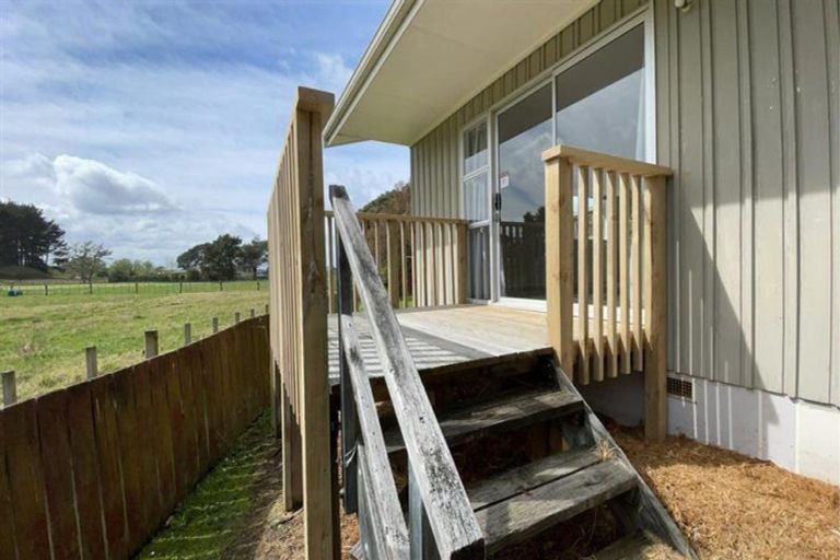 Photo of property in 10 Glenn Street, Castlecliff, Whanganui, 4501
