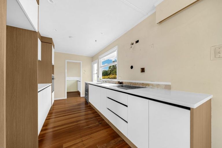 Photo of property in 68 Beechdale Crescent, Pakuranga Heights, Auckland, 2010