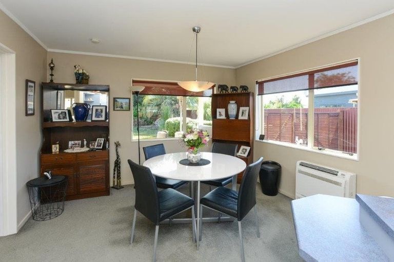 Photo of property in 413 Southland Place, Raureka, Hastings, 4120