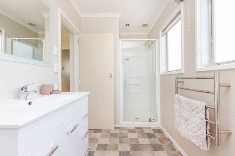 Photo of property in 11 Nuffield Street, Tawa, Wellington, 5028