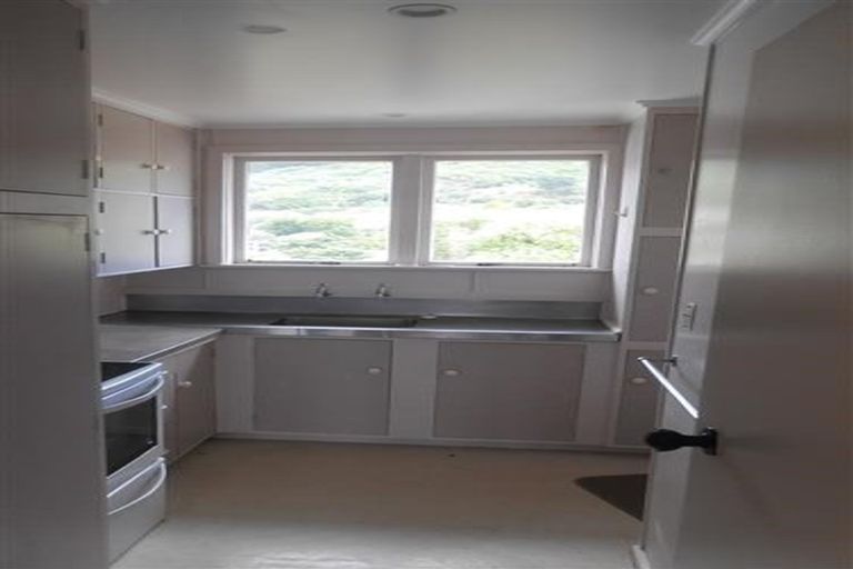 Photo of property in 8 Turkington Street, Tawa, Wellington, 5028